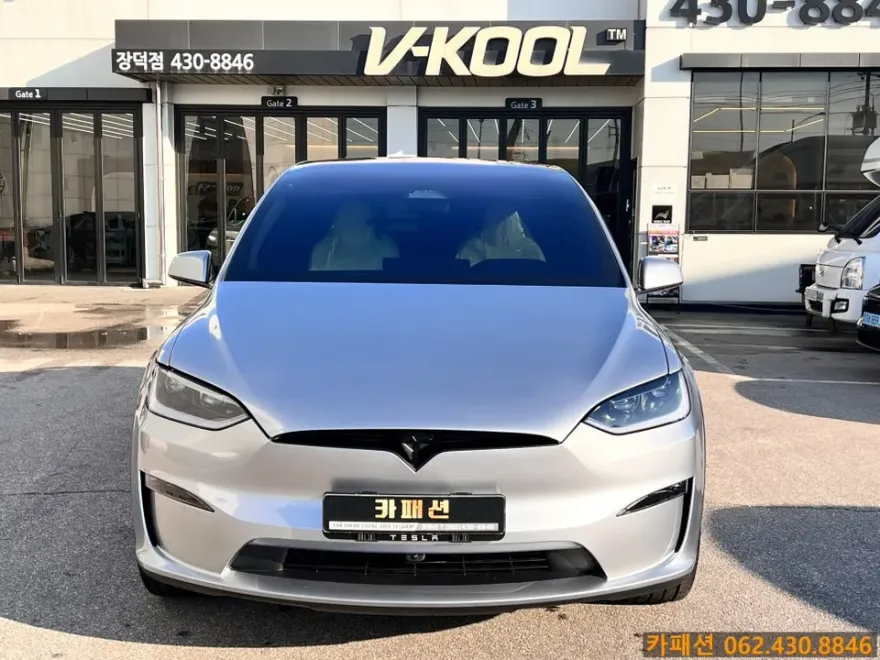Tesla Model Xのカーフィルム施工事例 施工写真 4-2