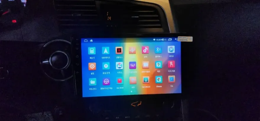 SsangYong Korando SportsのAndroid Auto・CarPlay取付事例 施工写真 3-1