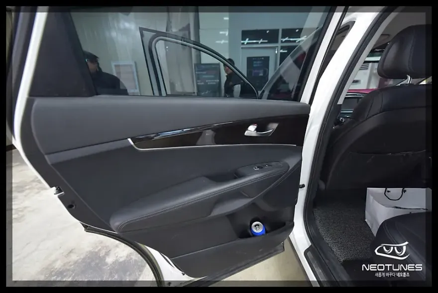 Kia Sorento UM ambient lighting - Kia Sorento UM Ambient Lighting Review: Cost & Results photo 4