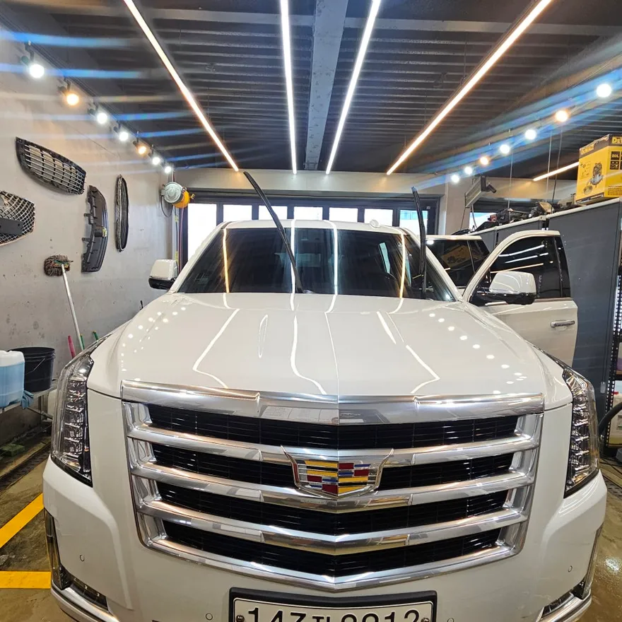 Cadillac Escaladeのガラスコーティング事例|韓国での施工 施工写真 3-1