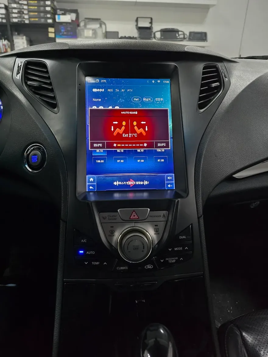 Hyundai Grandeur HGのAndroid Auto・CarPlay取付事例 施工写真 4-1