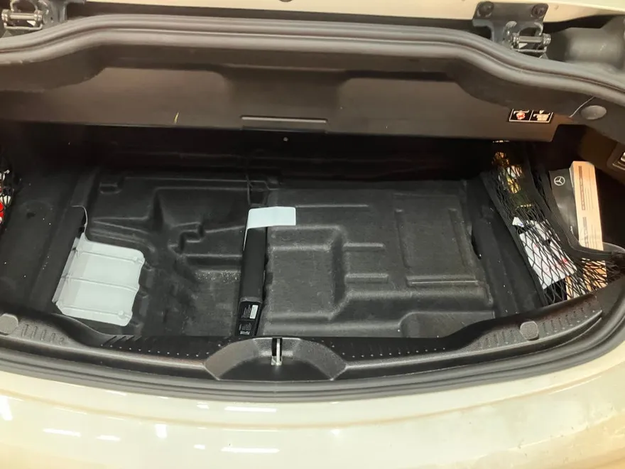 Mercedes-Benz Cクラス カブリオレ ドラレコ取付事例|費用目安・仕上がり 施工写真 2-1