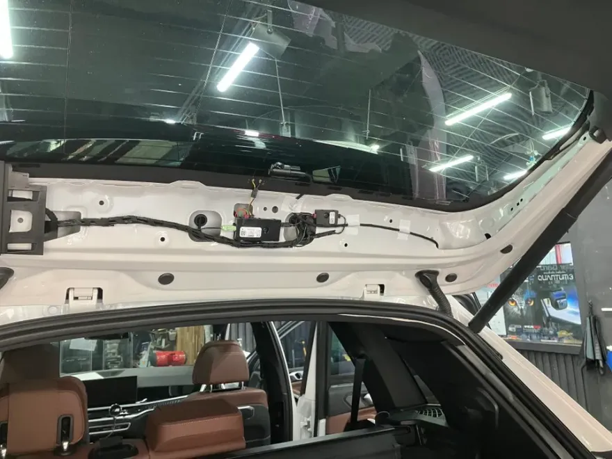 BMW X5 G05 ドライブレコーダー取付事例|費用目安・仕上がり 施工写真 2-2
