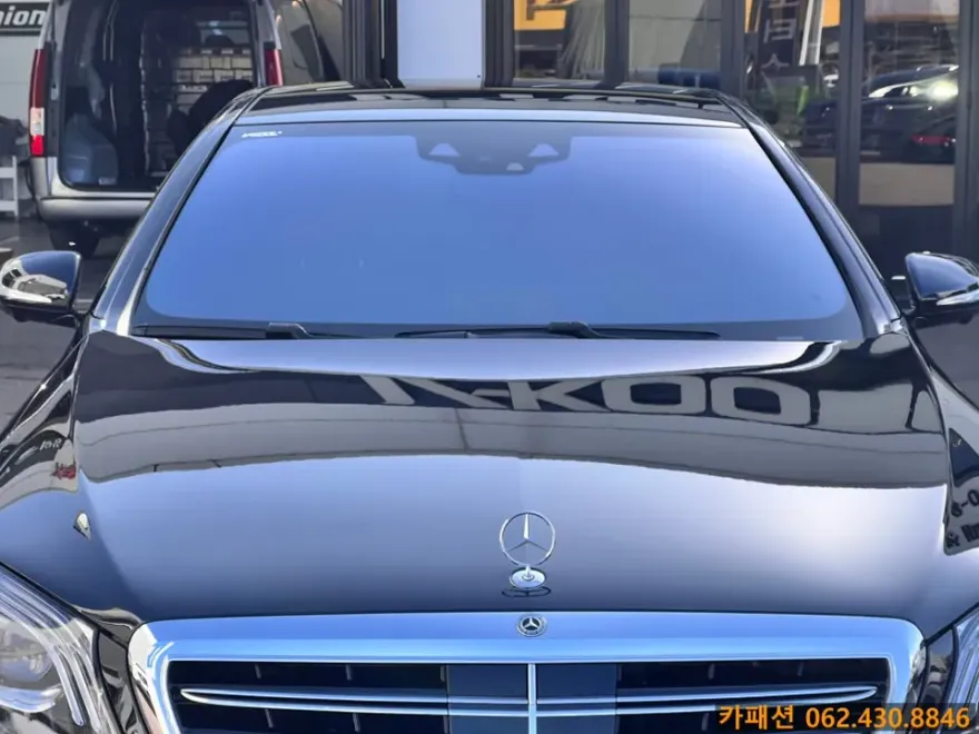 Mercedes-Benz S-Class W222のカーフィルム施工事例|費用目安・仕上がり 施工写真 1-2