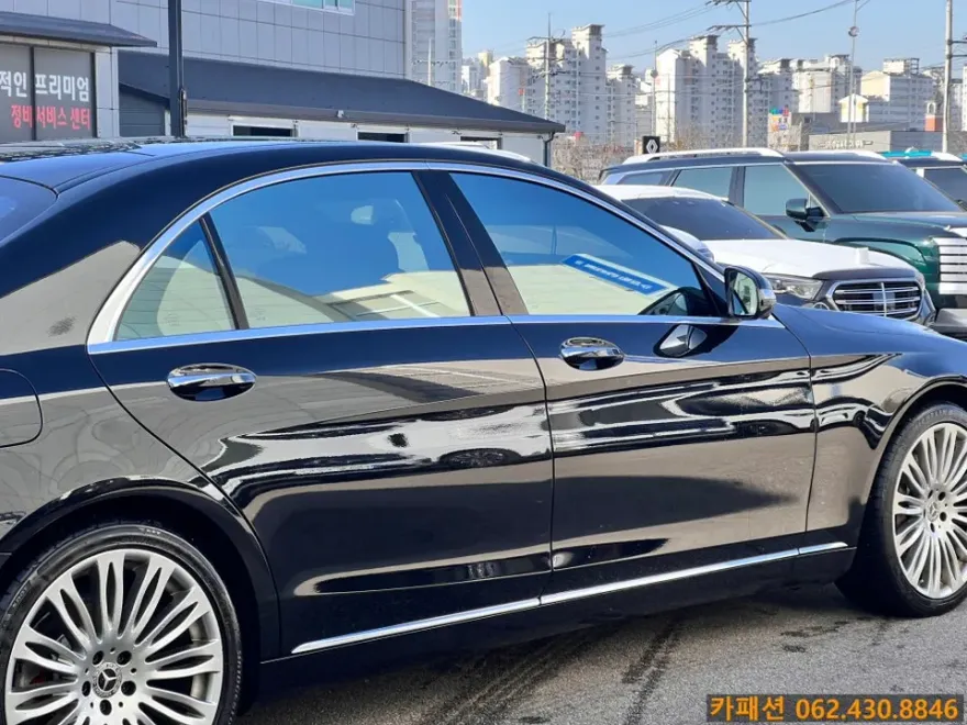 Mercedes-Benz S-Class W222のカーフィルム施工事例|費用目安・仕上がり 施工写真 3-2