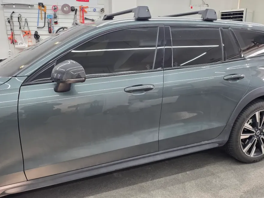 Volvo V60のPPF施工事例:費用目安と仕上がり 施工写真 1-2