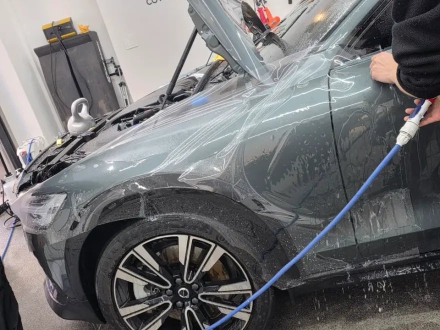 Volvo V60のPPF施工事例:費用目安と仕上がり 施工写真 2-3