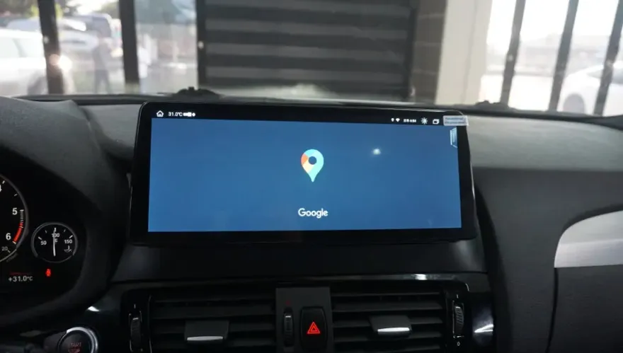 BMW X4のAndroid Auto・CarPlay取付事例 施工写真 3-2