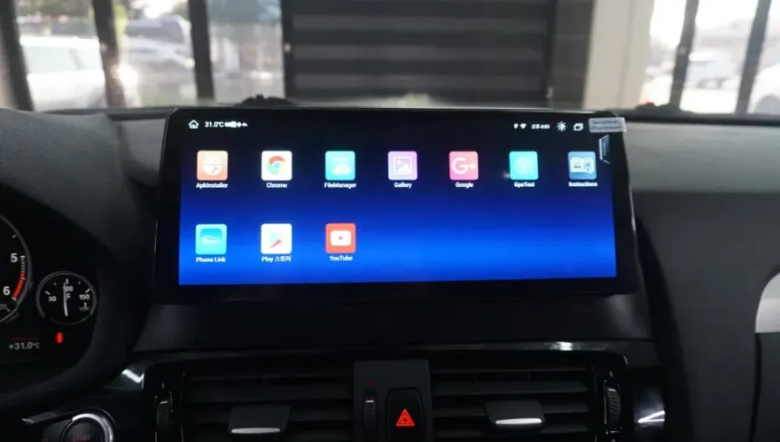 BMW X4のAndroid Auto・CarPlay取付事例 施工写真 1-3