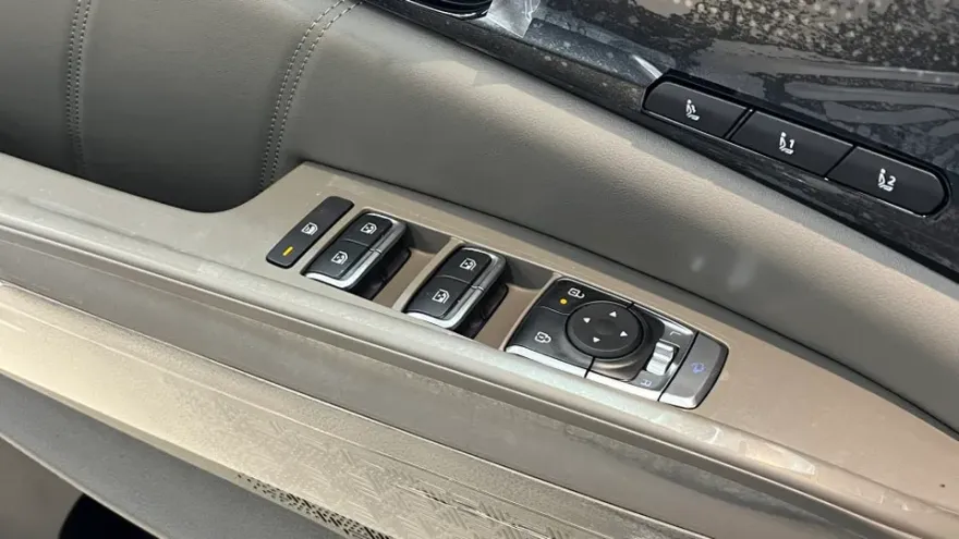 Kia Carnival 4th Genのガラスコーティング事例|費用目安・仕上がり 施工写真 3-3