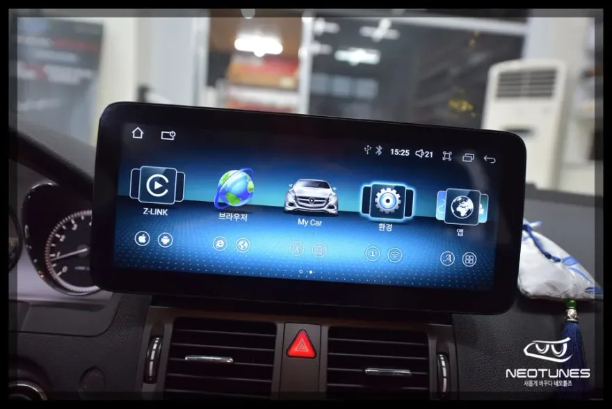Mercedes-Benz C-ClassのAndroid Auto・CarPlay取付事例 施工写真 4-2