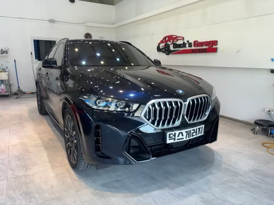 BMW X6 vinyl wrap installation result