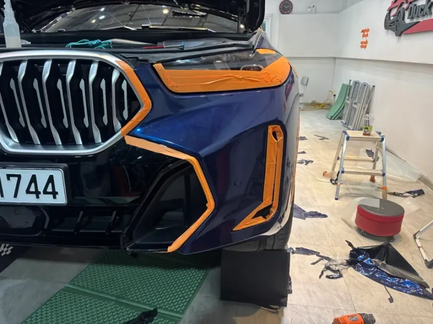 BMW X6のカーラッピング事例 施工写真 1-2