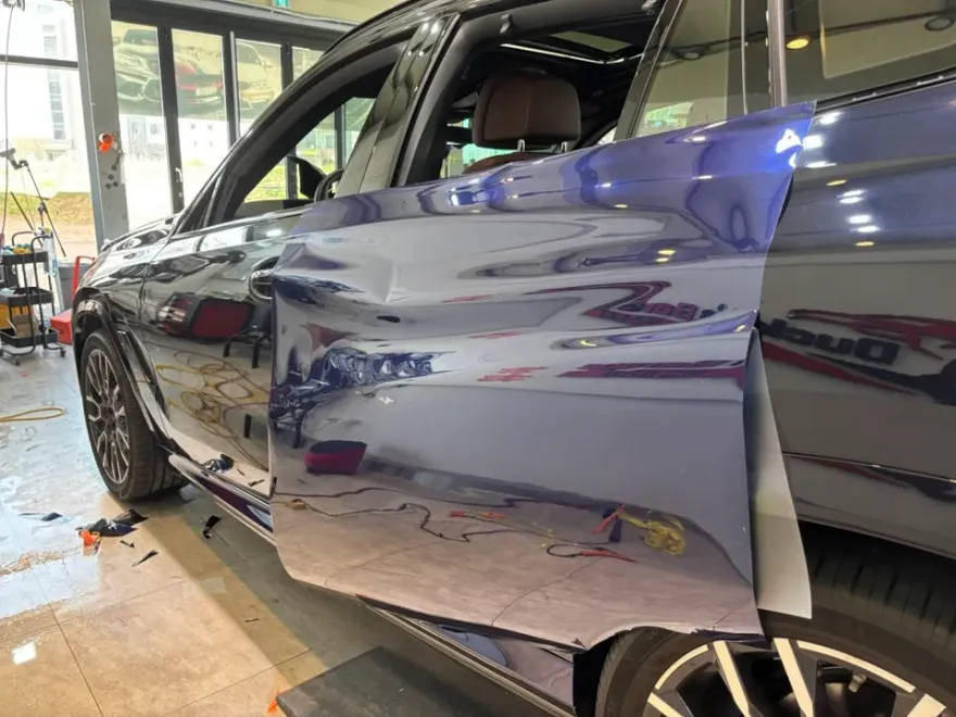 BMW X6のカーラッピング事例 施工写真 2-2