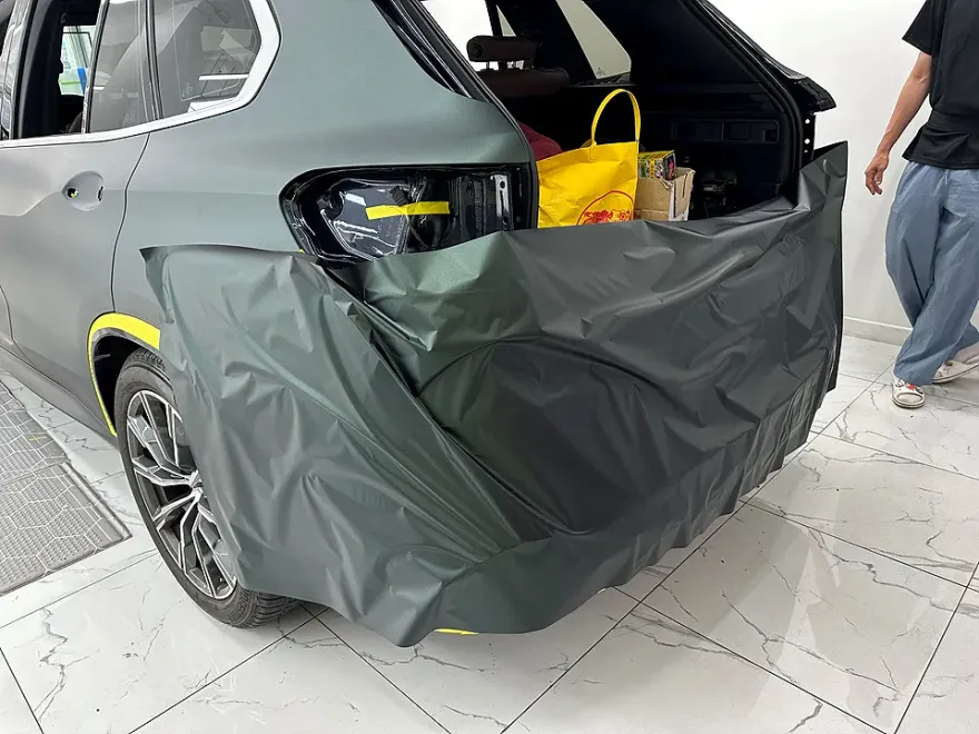 BMW X5のカーラッピング事例|無光グリーンメタリック 施工写真 1-2