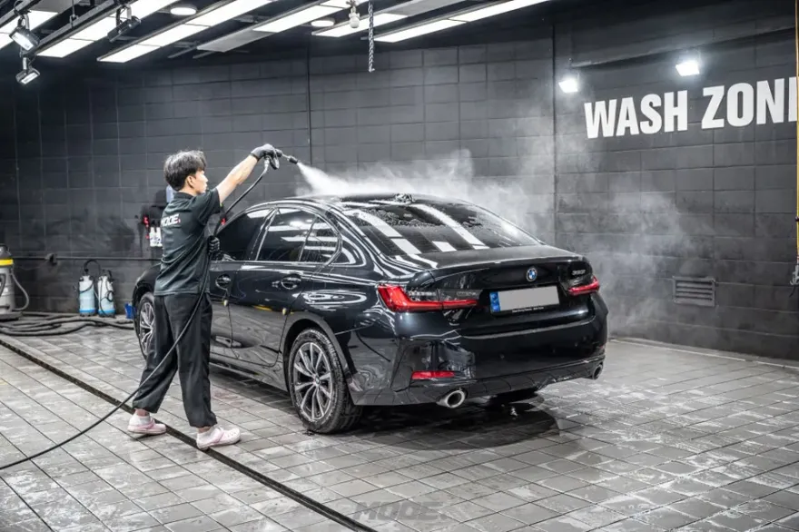 BMW 3 Seriesのガラスコーティング事例|韓国での施工目安 施工写真 1-2