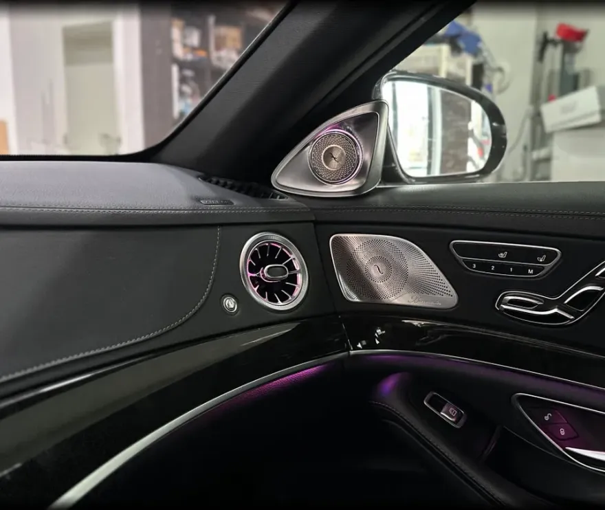 Mercedes-Benz S-Class W222のAndroid Auto・CarPlay取付事例 施工写真 1-3