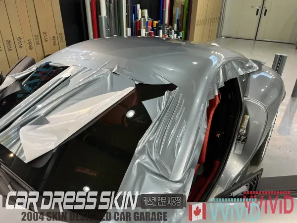 Ferrari Romaのカーラッピング事例|グロウパール色 施工写真 1-3