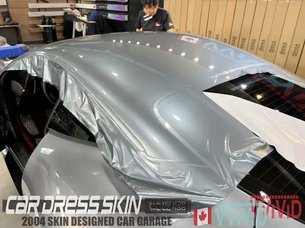 Ferrari Romaのカーラッピング事例|グロウパール色 施工写真 2-3