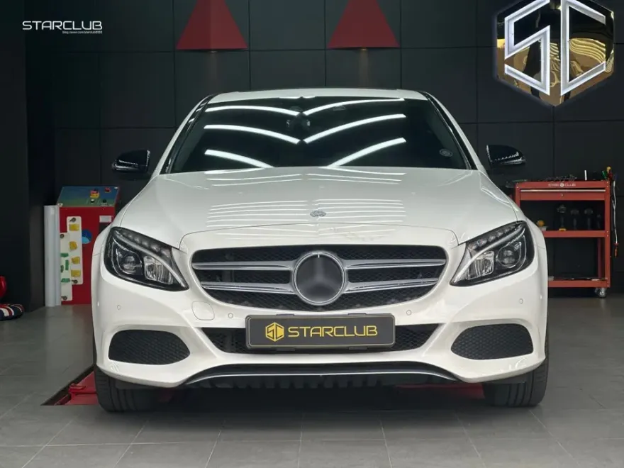 Mercedes-Benz C-Class W205のカーラッピング事例|費用目安・仕上がり 施工写真 1-1