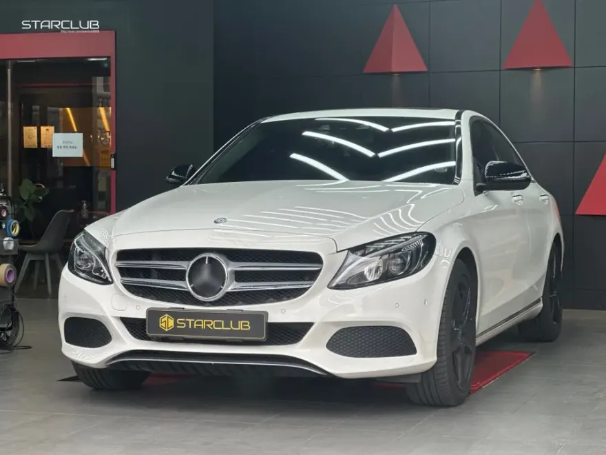 Mercedes-Benz C-Class W205のカーラッピング事例|費用目安・仕上がり 施工写真 3-1