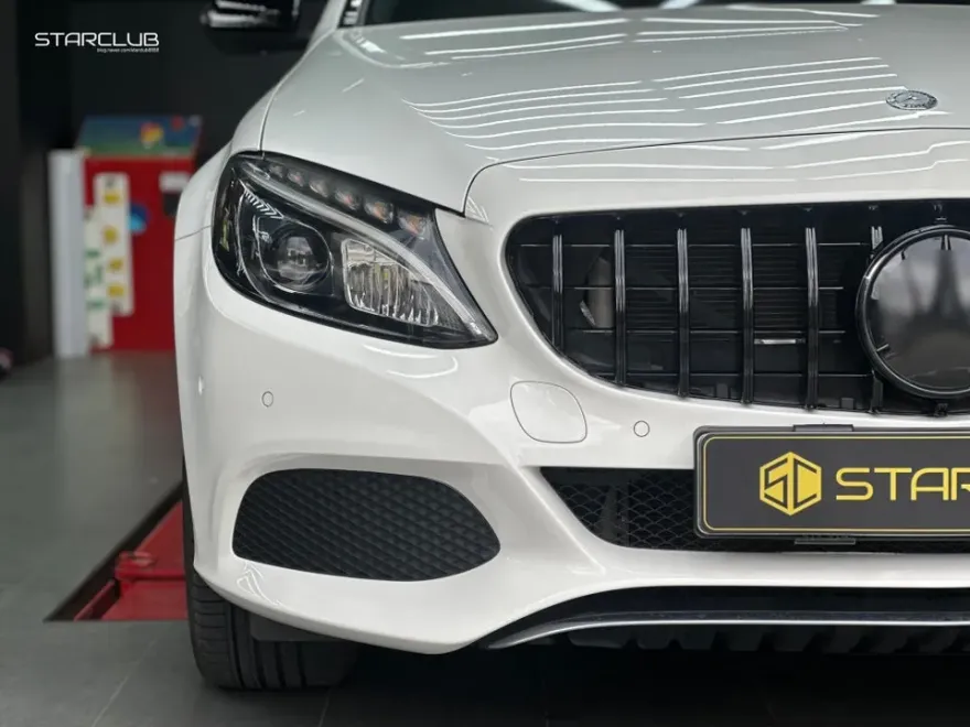 Mercedes-Benz C-Class W205のカーラッピング事例|費用目安・仕上がり 施工写真 1-2