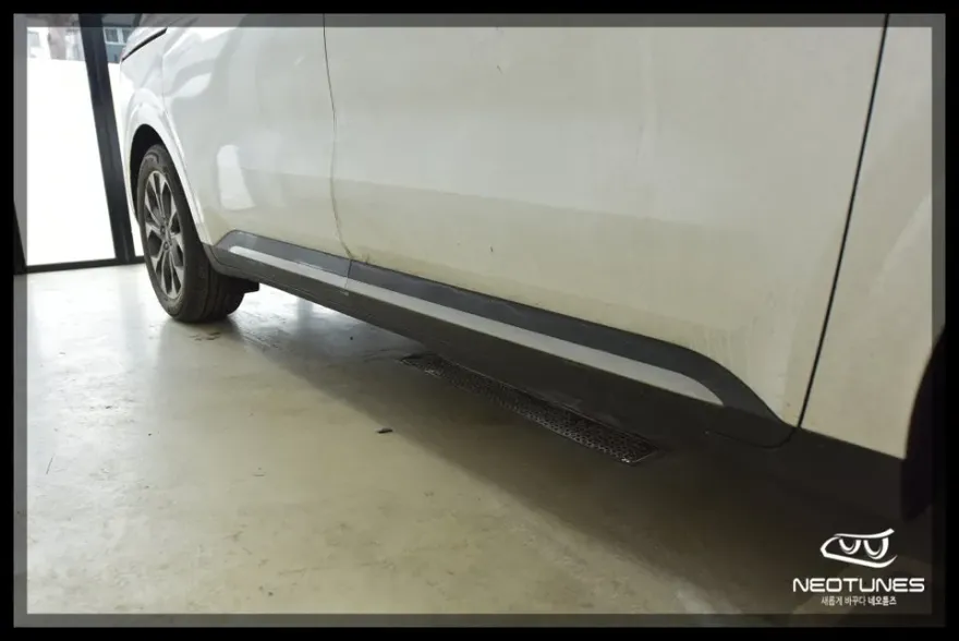 Kia Carnival KA4 body kit - Kia Carnival KA4 Body Kit Installation Review photo 2
