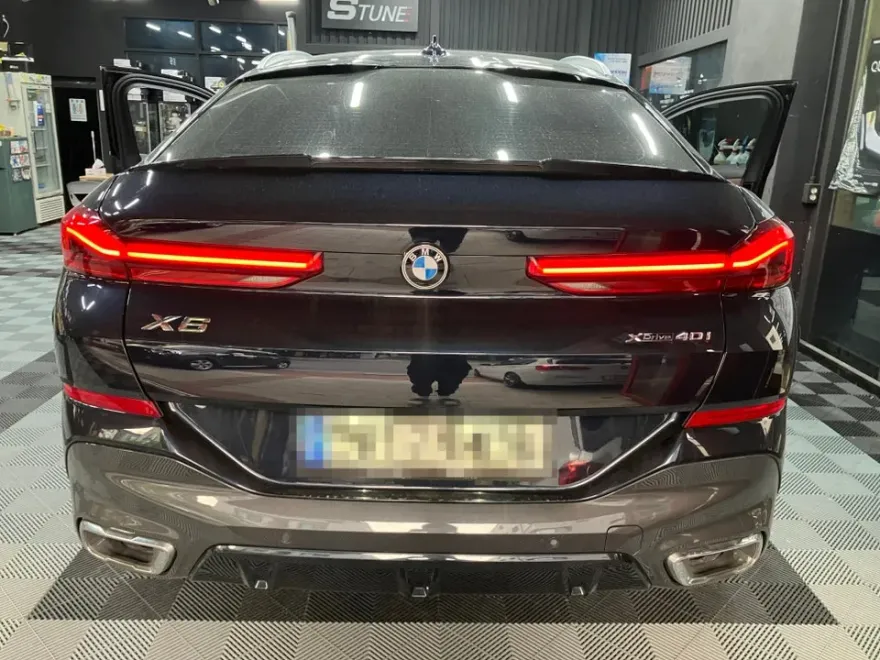 BMW X6 G06のドラレコ取付事例|費用目安・仕上がり 施工写真 2-1