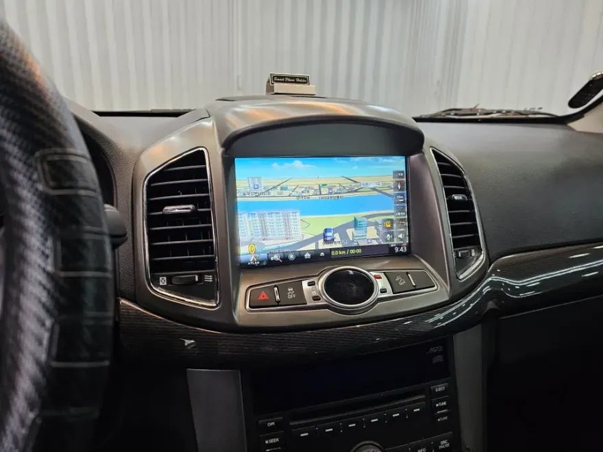 Chevrolet CaptivaのAndroid Auto・CarPlay取付事例 施工写真 2-1