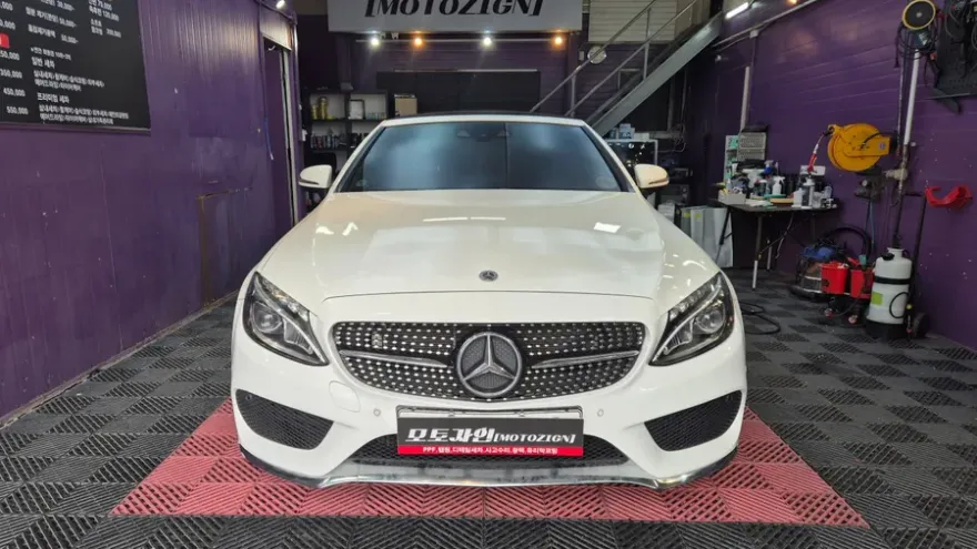 Mercedes-Benz Cクラス カブリオレのガラスコーティング事例 施工写真 1-1