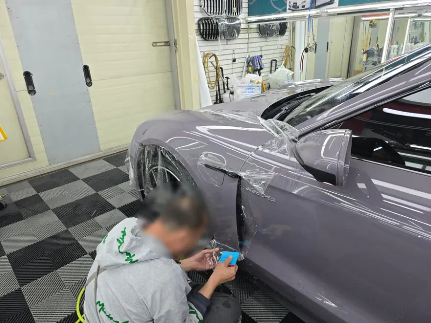Porsche Taycan PPF施工事例|費用目安と仕上がり 施工写真 2-1
