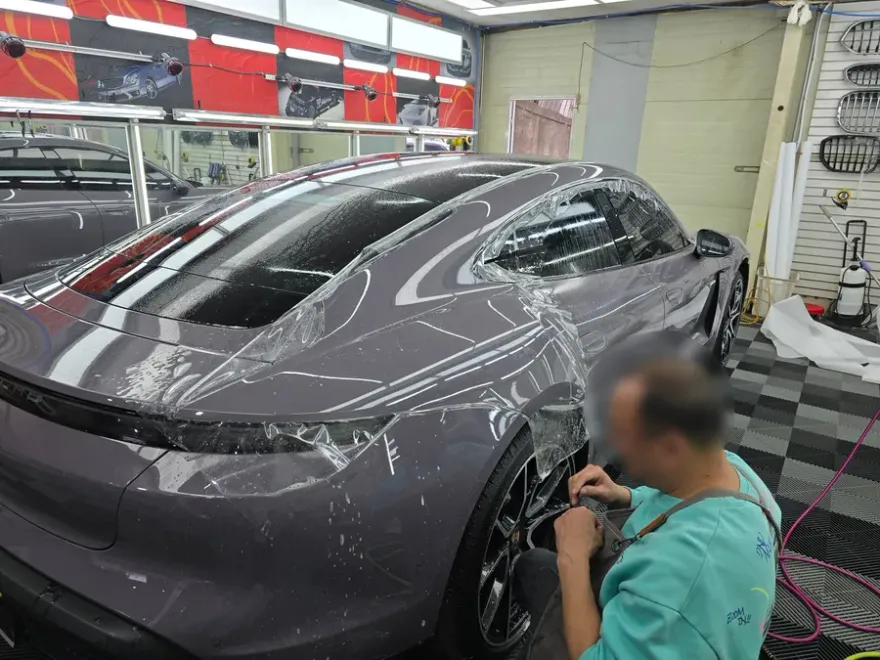 Porsche Taycan PPF施工事例|費用目安と仕上がり 施工写真 5-1