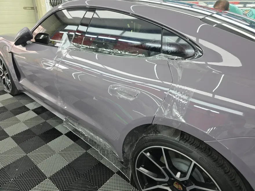 Porsche Taycan PPF施工事例|費用目安と仕上がり 施工写真 2-2