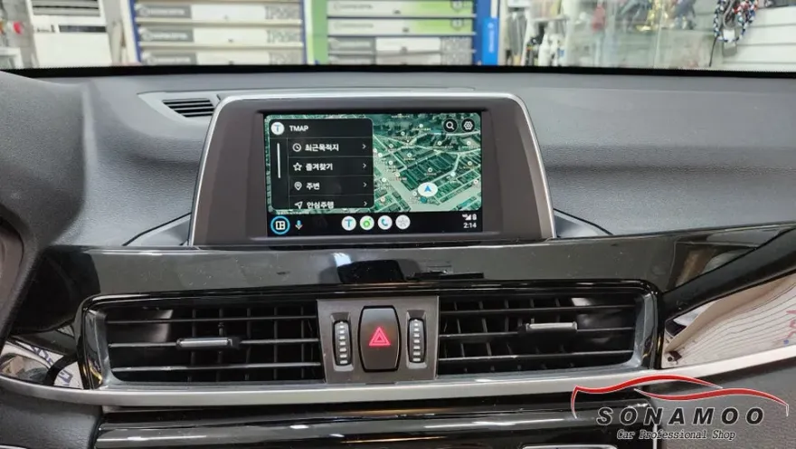 BMW X1のAndroid Auto・CarPlay取付事例 施工写真 1-2