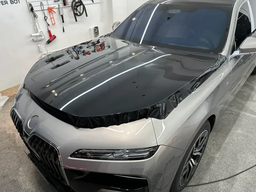 BMW 7 Seriesのカーラッピング事例|費用目安・仕上がり 施工写真 3-2
