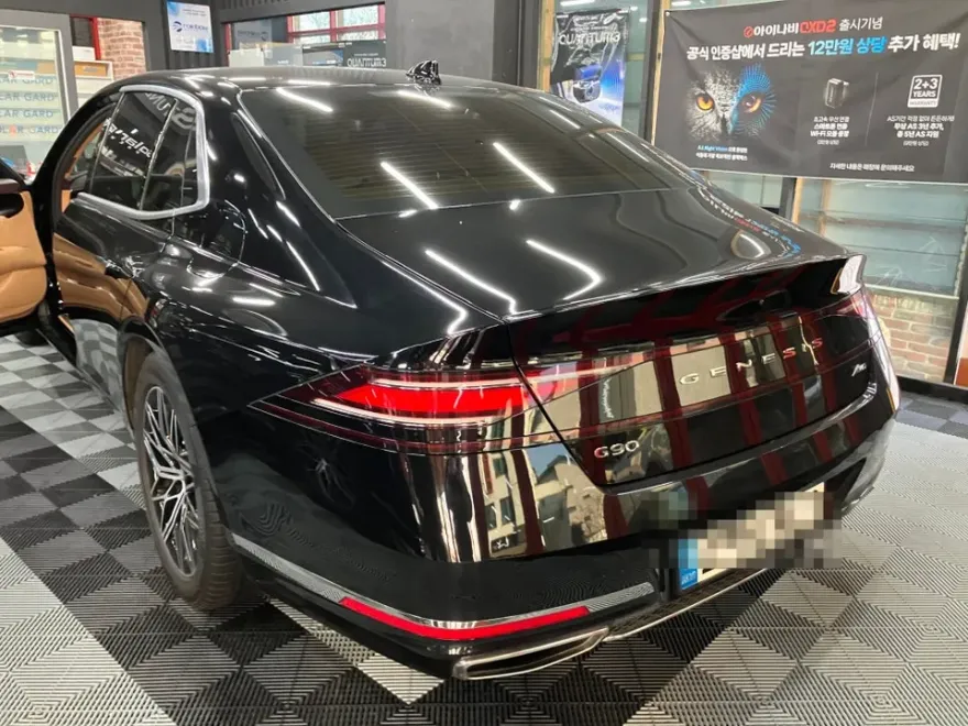 Genesis G90 ドライブレコーダー取付事例|費用目安・仕上がり 施工写真 1-1