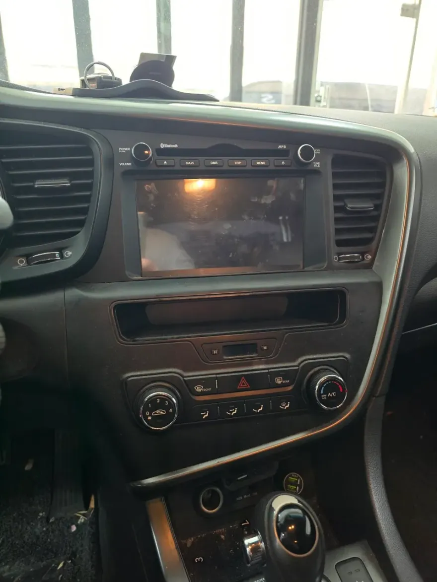 Kia K5のAndroid Auto・CarPlay取付事例 施工写真 2-2