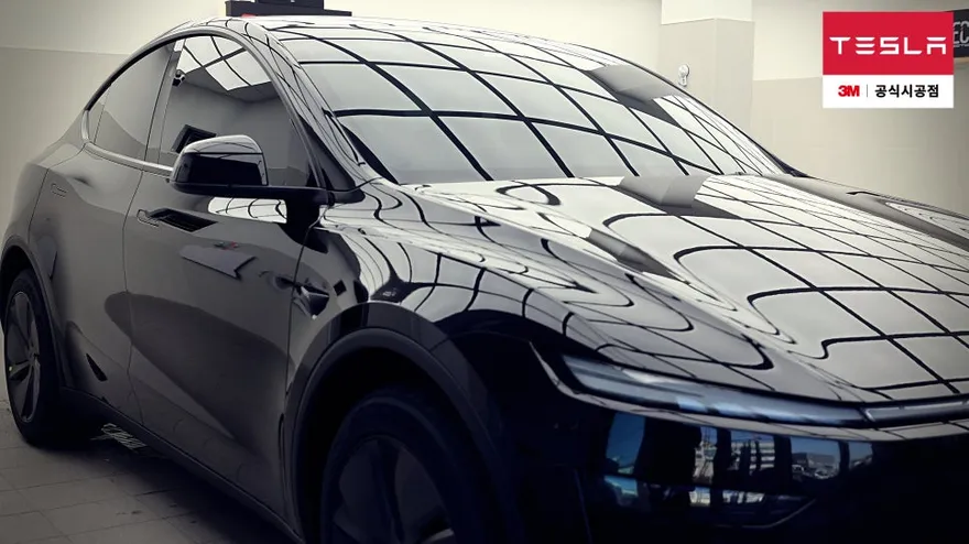 Tesla Model Yのカーフィルム施工事例|費用目安・仕上がり 施工写真 2-3