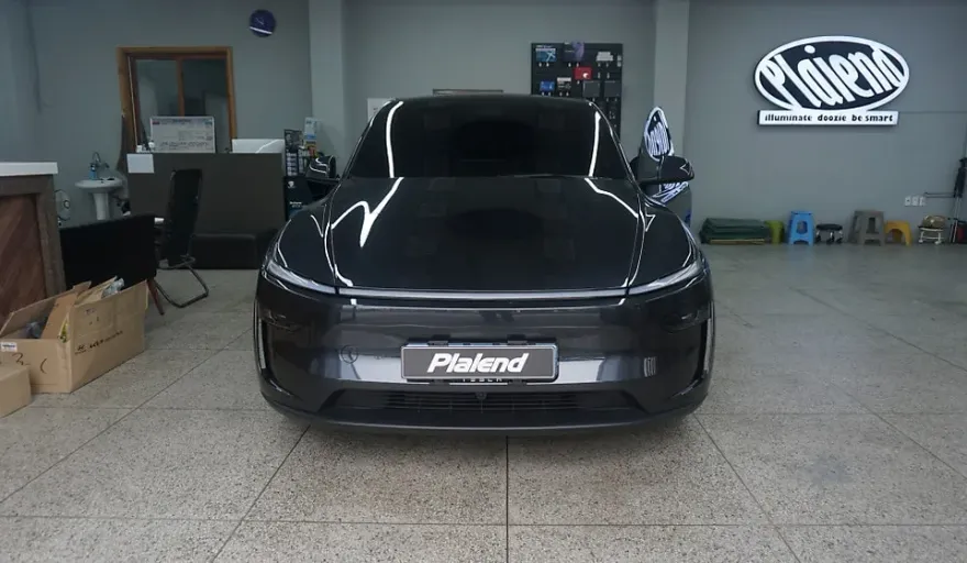 Tesla Model Y Juniper steering wheel installation result
