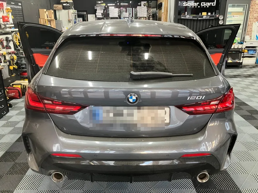 BMW 1 Seriesのドラレコ取付事例｜費用目安・仕上がり 施工写真 2-1