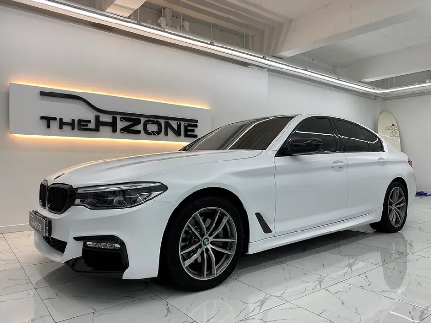 BMW 5 Seriesのカーラッピング事例|無光PPFで質感を向上 施工写真 2-2