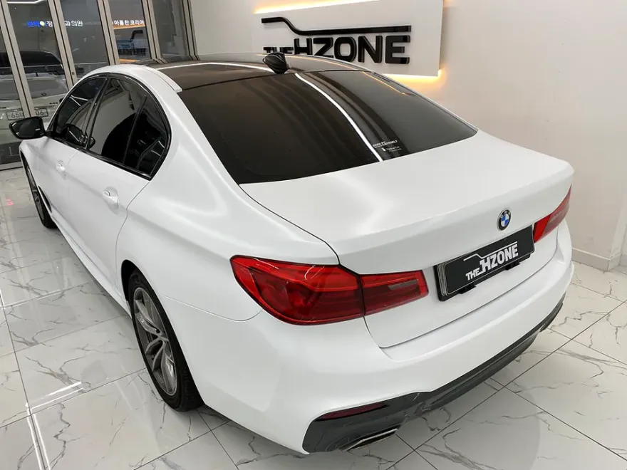 BMW 5 Seriesのカーラッピング事例|無光PPFで質感を向上 施工写真 1-3
