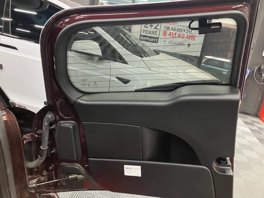 MINI Clubmanのドラレコ取付事例|費用目安・仕上がり 施工写真 1-3