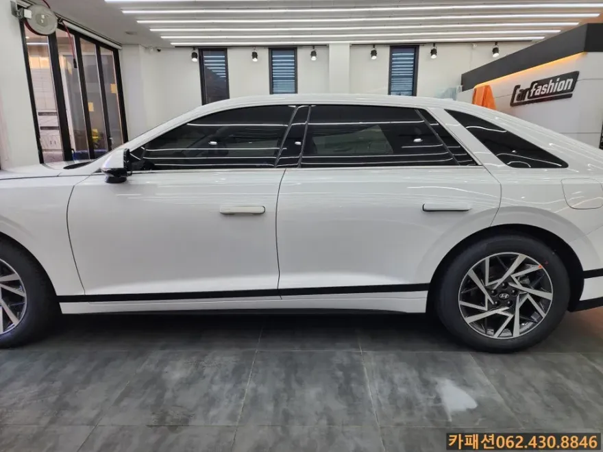 Hyundai Grandeur GN7のカーフィルム施工事例|費用目安・仕上がり 施工写真 1-2