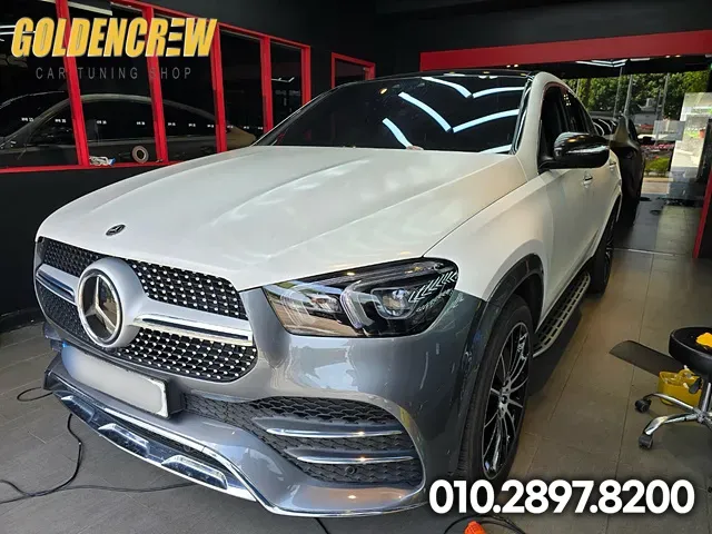 Mercedes-Benz GLEのカーラッピング事例|サテンホワイトの高級感 施工写真 2-1