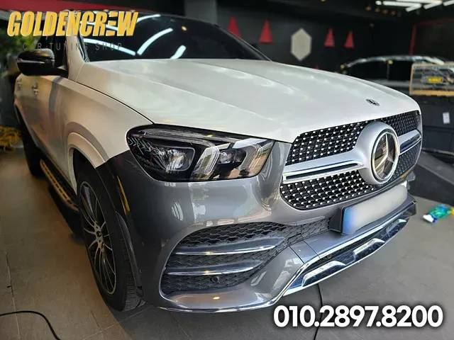 Mercedes-Benz GLEのカーラッピング事例|サテンホワイトの高級感 施工写真 2-2