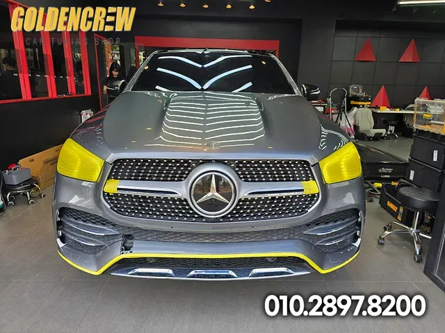 Mercedes-Benz GLEのカーラッピング事例|サテンホワイトの高級感 施工写真 1-3
