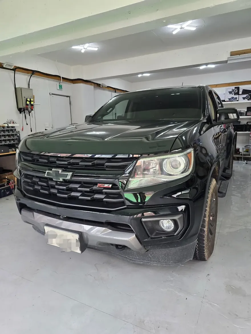 Chevrolet ColoradoのAndroid Auto・CarPlay取付事例 施工写真 2