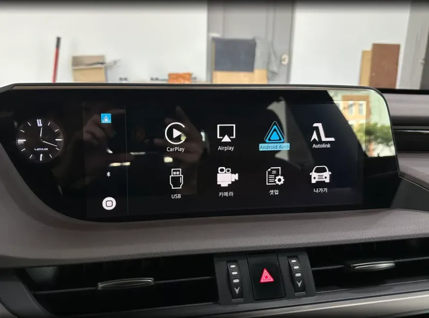 Lexus ES 300hのAndroid Auto・CarPlay取付事例 施工写真 4-2