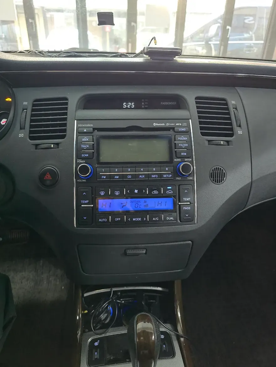 Hyundai AzeraのAndroid Auto・CarPlay取付事例 施工写真 2-1